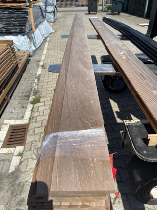 Ca. 12x Thermo Ayous Channelsiding, 18x137mm, lengte 9/300cm, 3/330cm